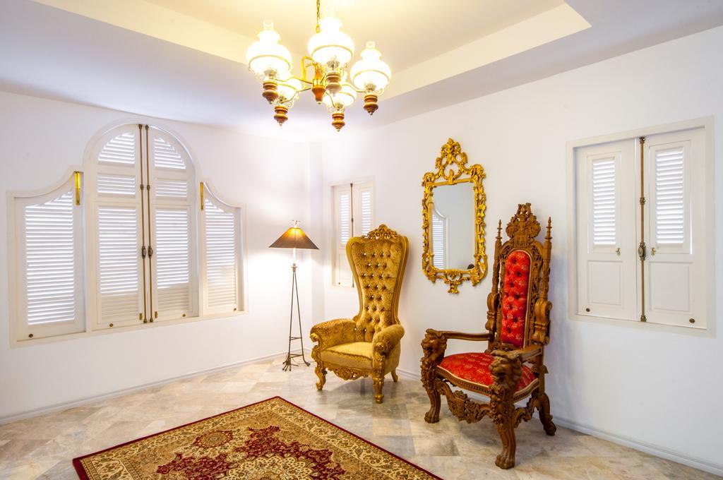 Dharasom' S Colonial House Hotel Bangkok Bagian luar foto