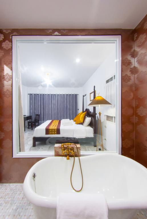 Dharasom' S Colonial House Hotel Bangkok Bagian luar foto