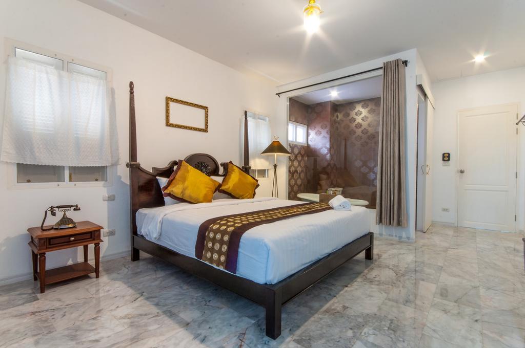 Dharasom' S Colonial House Hotel Bangkok Bagian luar foto