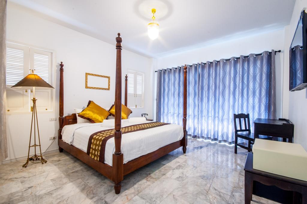 Dharasom' S Colonial House Hotel Bangkok Bagian luar foto