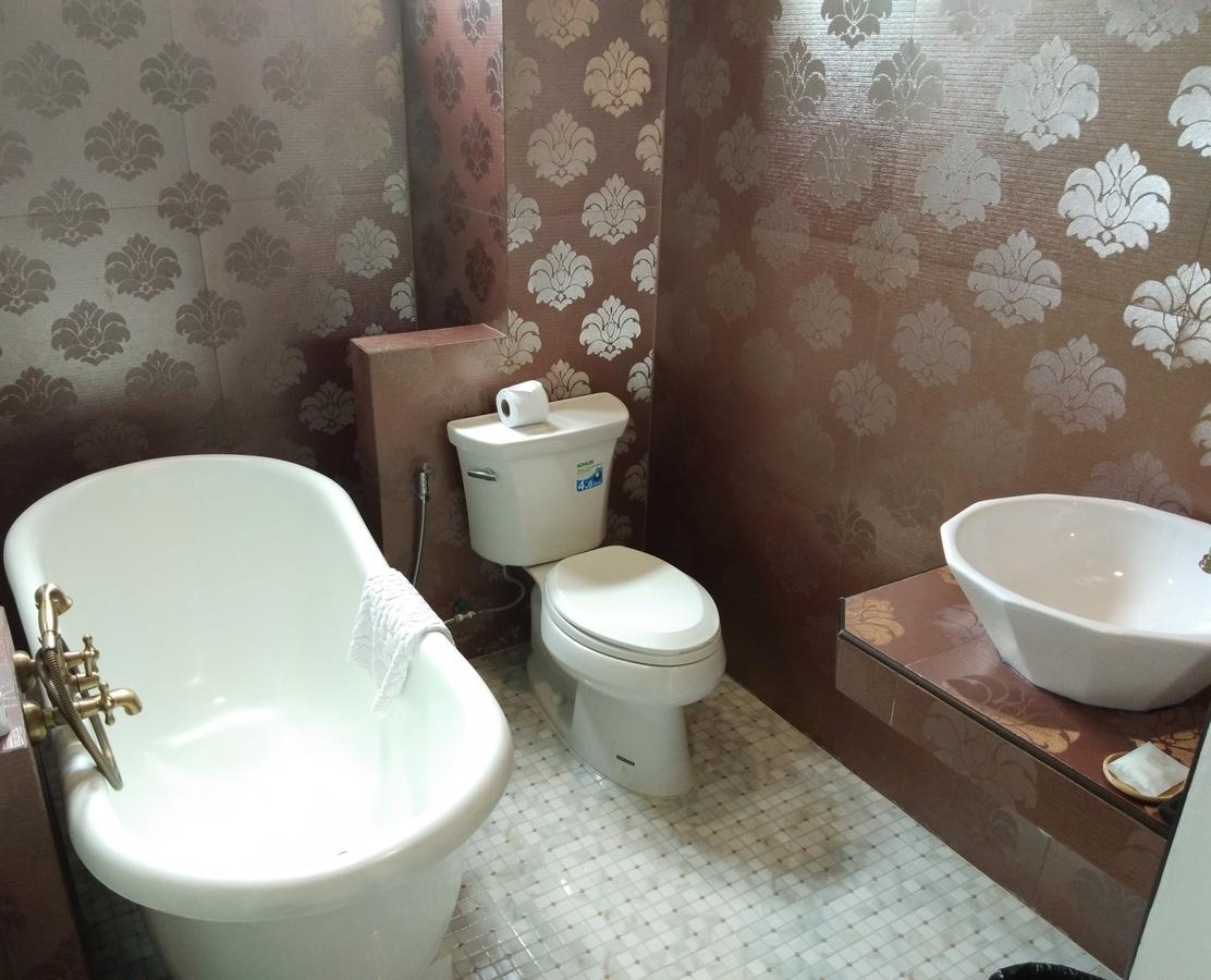 Dharasom' S Colonial House Hotel Bangkok Bagian luar foto