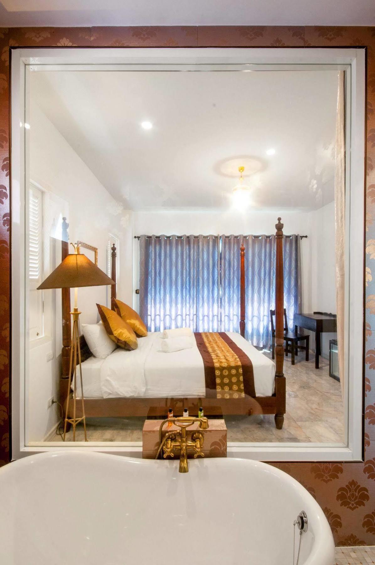 Dharasom' S Colonial House Hotel Bangkok Bagian luar foto
