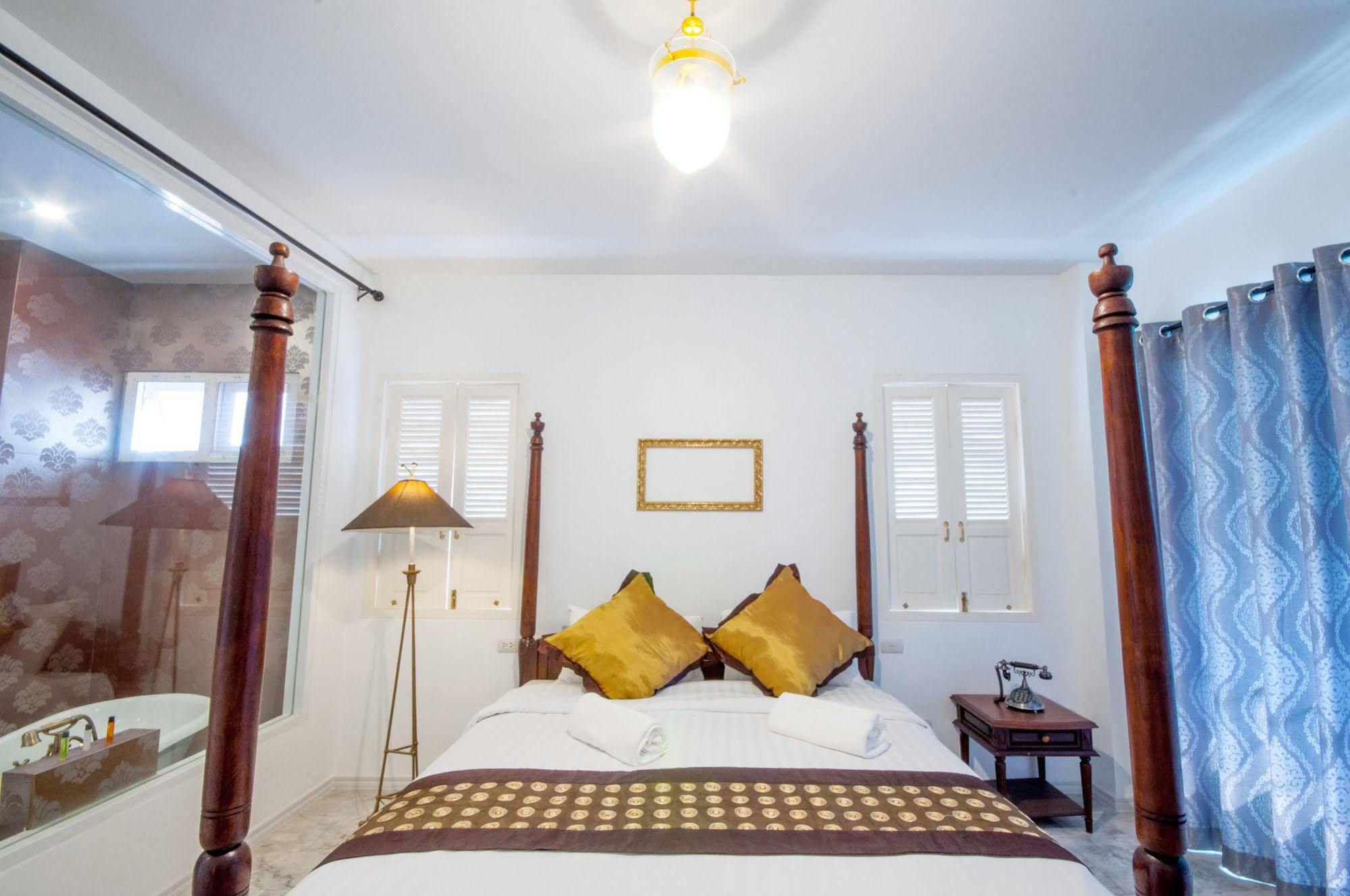 Dharasom' S Colonial House Hotel Bangkok Bagian luar foto