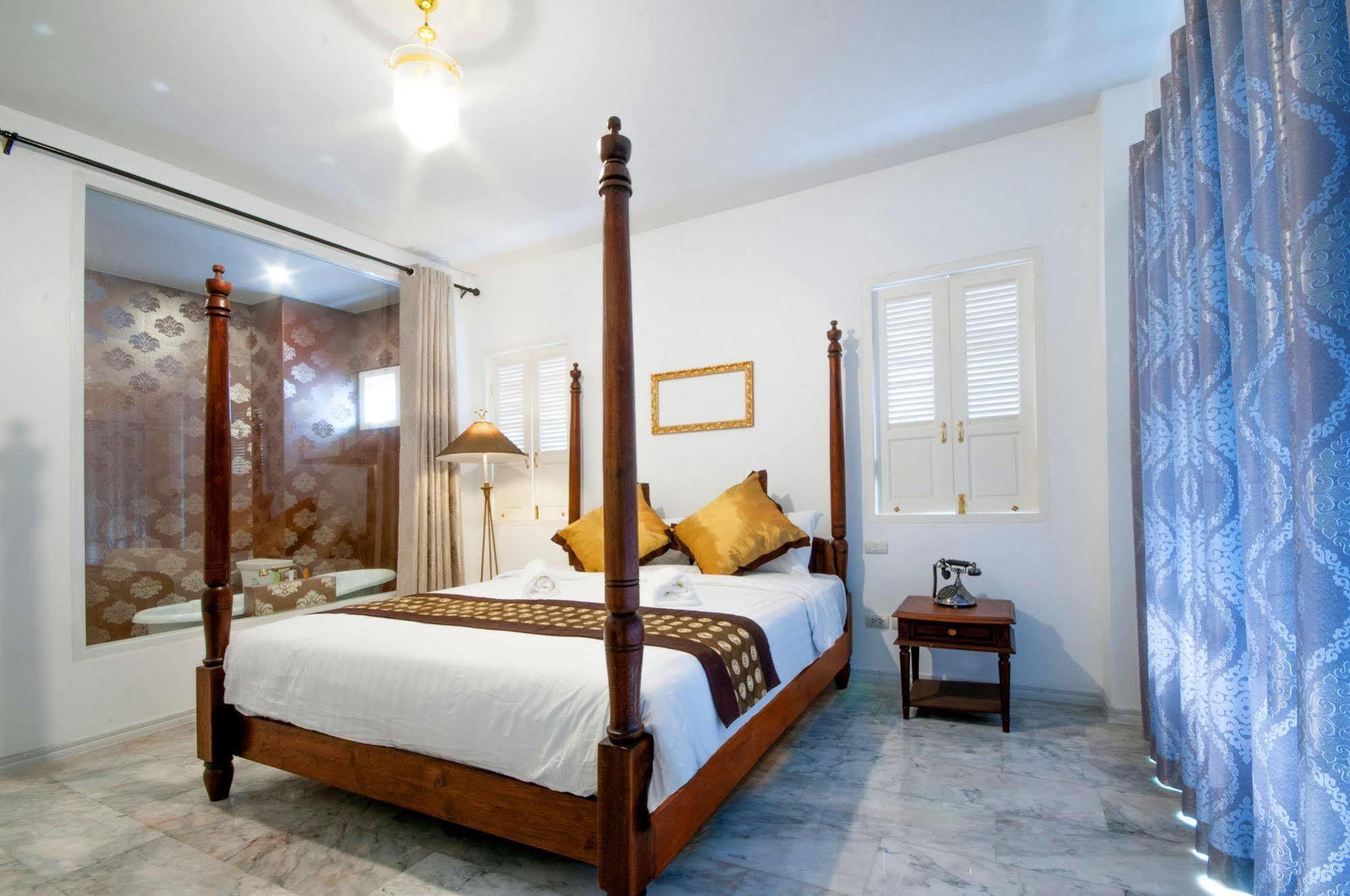 Dharasom' S Colonial House Hotel Bangkok Bagian luar foto