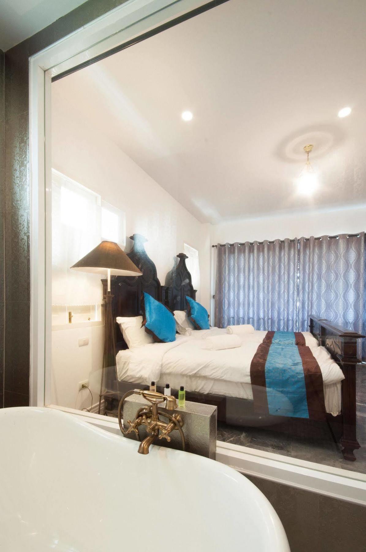 Dharasom' S Colonial House Hotel Bangkok Bagian luar foto
